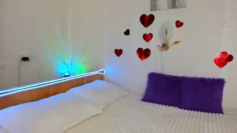 Snapshot of mila_2025 chatting on May 20, 2026, 5:13 am MILA online show from May 20, 2026, 5:13 am