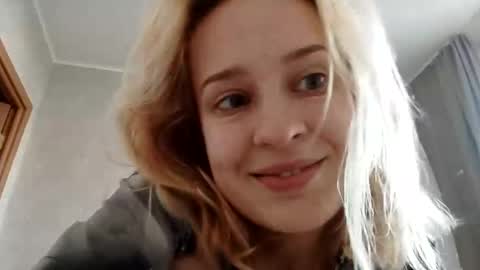 Mila 420 online show from October 26, 2025, 8:53 am