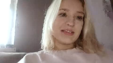 Mila 420 online show from November 5, 2025, 9:31 am