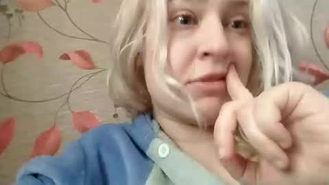 Mila 420 online show from April 15, 2026, 8:43 am