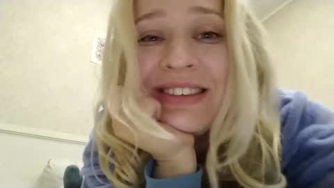 Mila 420 online show from April 17, 2026, 5:05 pm