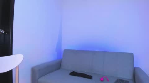 mila  online show from January 10, 2026, 8:10 pm