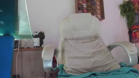 Mila Dash online show from October 15, 2025, 1:44 pm