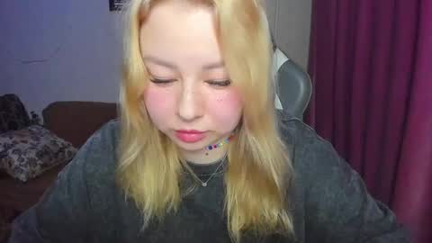 Mila shy sensual person  online show from November 24, 2025, 6:51 pm