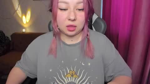 Mila shy sensual person  online show from November 30, 2025, 9:02 am