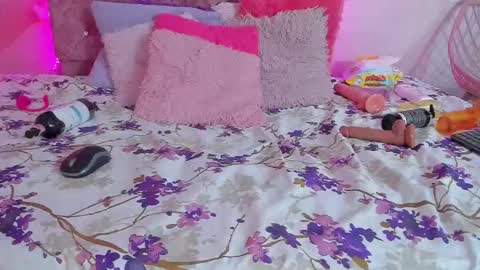 mila_grace_ online show from October 24, 2025, 6:48 pm