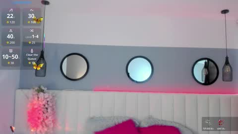 mila_hank online show from September 16, 2025, 12:28 pm