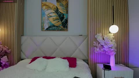 Snapshot of mila_hank chatting on March 25, 2026, 12:11 pm mila_hank online show from March 25, 2026, 12:11 pm