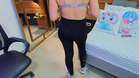 Milena  online show from May 27, 2026, 11:18 am