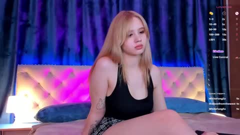 Snapshot of mila_kinor chatting on February 5, 2025, 12:06 pm mila_kinor online show from February 5, 2025, 12:06 pm