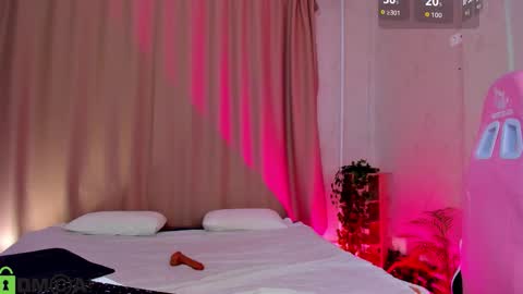 Snapshot of mila_kinor chatting on October 15, 2025, 1:06 am mila_kinor online show from October 15, 2025, 1:06 am