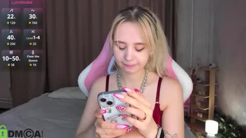 Snapshot of mila_kinor chatting on November 6, 2025, 12:55 am mila_kinor online show from November 6, 2025, 12:55 am