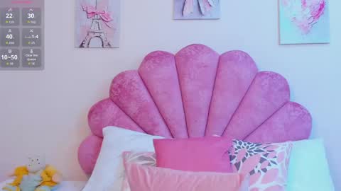 Snapshot of milaaadams chatting on April 23, 2026, 12:29 pm mila online show from April 23, 2026, 12:29 pm