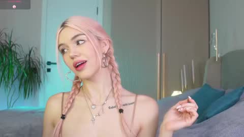 Mila and u can call me sweet bunny online show from April 4, 2026, 10:02 am