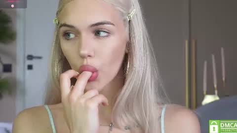 Snapshot of milabunny_ chatting on June 12, 2026, 11:31 am Mila and u can call me sweet bunny online show from June 12, 2026, 11:31 am