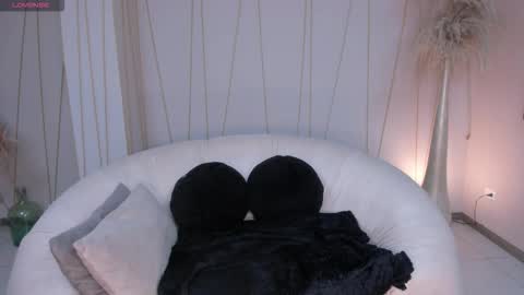 Mila online show from September 14, 2025, 11:04 pm