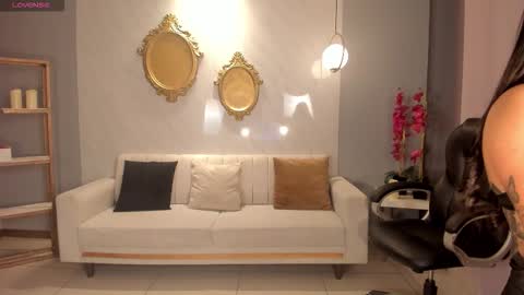 Mila online show from October 3, 2025, 2:08 am