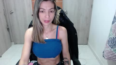 milacoxx8819 online show from February 11, 2025, 11:54 am