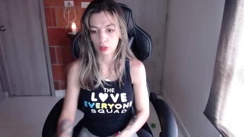 milacoxx8819 online show from March 1, 2025, 3:05 pm