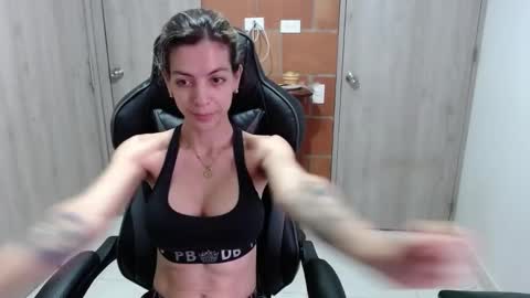 milacoxx8819 online show from March 5, 2025, 1:28 pm