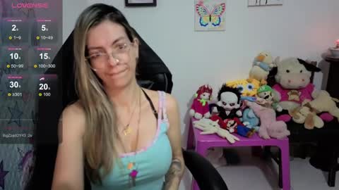 milacoxx8819 online show from September 17, 2025, 11:39 pm