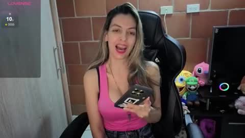 milacoxx8819 online show from October 17, 2025, 12:25 am