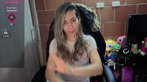 milacoxx8819 online show from October 18, 2025, 12:24 am