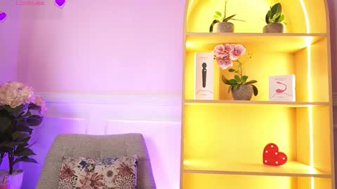 milacrave online show from March 10, 2026, 11:48 am