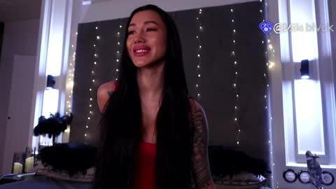 Snapshot of miladenver chatting on December 18, 2024, 11:02 am Mila online show from December 18, 2024, 11:02 am