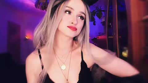 MiladyJolie online show from March 4, 2025, 1:34 am