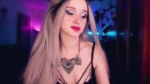 MiladyJolie online show from September 27, 2025, 7:19 pm