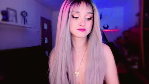 Snapshot of miladyjolie chatting on May 9, 2026, 7:24 am MiladyJolie online show from May 9, 2026, 7:24 am