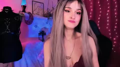 MiladyJolie online show from June 14, 2026, 11:18 pm