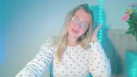 MilanaQueen 22 online show from February 1, 2026, 12:53 am