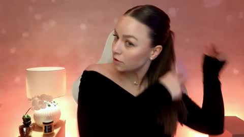 Snapshot of milafleur chatting on February 15, 2026, 2:58 pm Mila Fleur online show from February 15, 2026, 2:58 pm