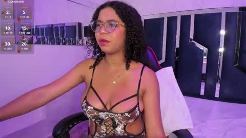 Milenna online show from October 10, 2025, 4:33 am