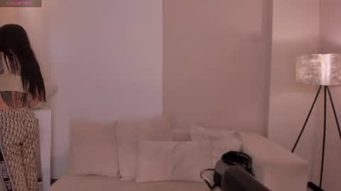 Snapshot of milalawrence_ chatting on June 21, 2026, 6:10 pm Mila online show from June 21, 2026, 6:10 pm