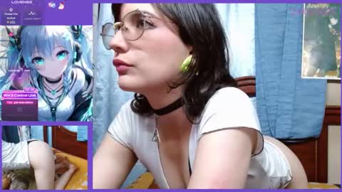 Mila-Lunala online show from February 26, 2025, 5:09 am