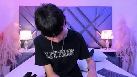 Snapshot of milan_lewiss chatting on February 23, 2026, 11:18 am milan_lewiss online show from February 23, 2026, 11:18 am