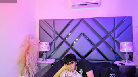 Snapshot of milan_lewiss chatting on February 26, 2026, 12:26 pm milan_lewiss online show from February 26, 2026, 12:26 pm