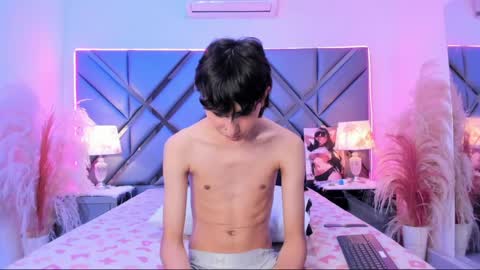 Snapshot of milan_lewiss chatting on April 14, 2026, 12:44 pm milan_lewiss online show from April 14, 2026, 12:44 pm