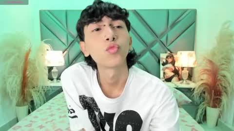 Snapshot of milan_lewiss chatting on April 16, 2026, 12:39 pm milan_lewiss online show from April 16, 2026, 12:39 pm