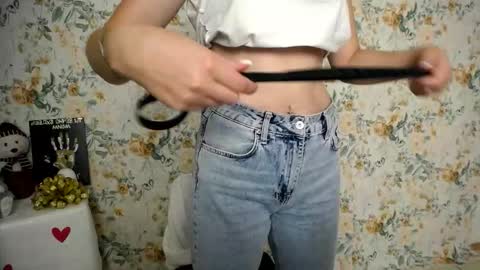 Milana online show from September 16, 2025, 5:52 am