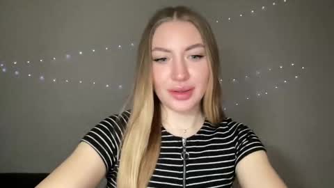 Snapshot of milanaaa_ chatting on December 11, 2024, 7:36 pm Milana online show from December 11, 2024, 7:36 pm