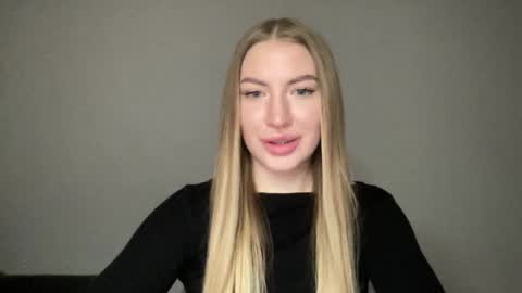 Snapshot of milanaaa_ chatting on January 6, 2025, 11:51 am Milana online show from January 6, 2025, 11:51 am