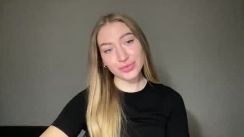 Snapshot of milanaaa_ chatting on January 11, 2025, 7:59 pm Milana online show from January 11, 2025, 7:59 pm