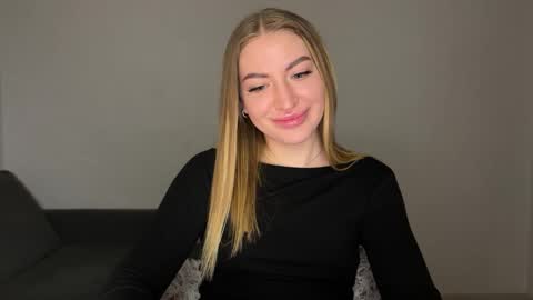 Snapshot of milanaaa_ chatting on February 15, 2025, 9:15 pm Milana online show from February 15, 2025, 9:15 pm