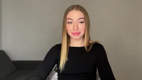 Snapshot of milanaaa_ chatting on February 16, 2025, 1:27 pm Milana online show from February 16, 2025, 1:27 pm