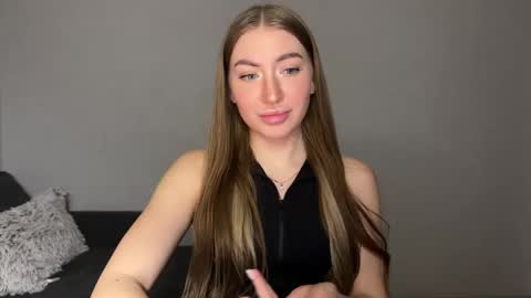 Snapshot of milanaaa_ chatting on March 5, 2025, 7:49 pm Milana online show from March 5, 2025, 7:49 pm