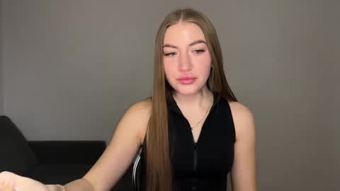 Snapshot of milanaaa_ chatting on March 9, 2025, 9:36 pm Milana online show from March 9, 2025, 9:36 pm